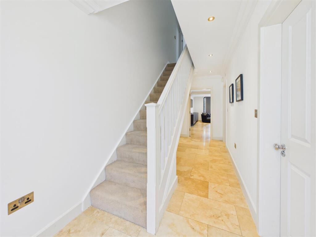House in Anlaby - View 2