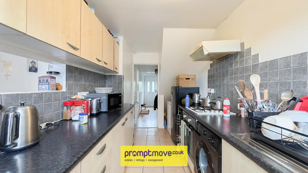 House in Luton - View 5