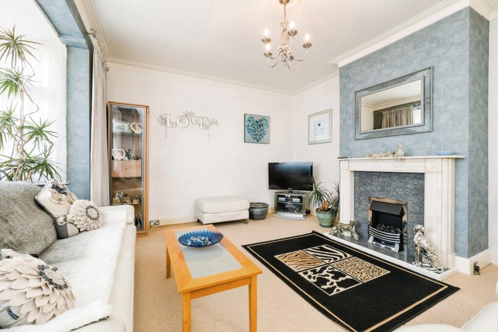 Apartment in Woodford Green, South Woodford - View 5