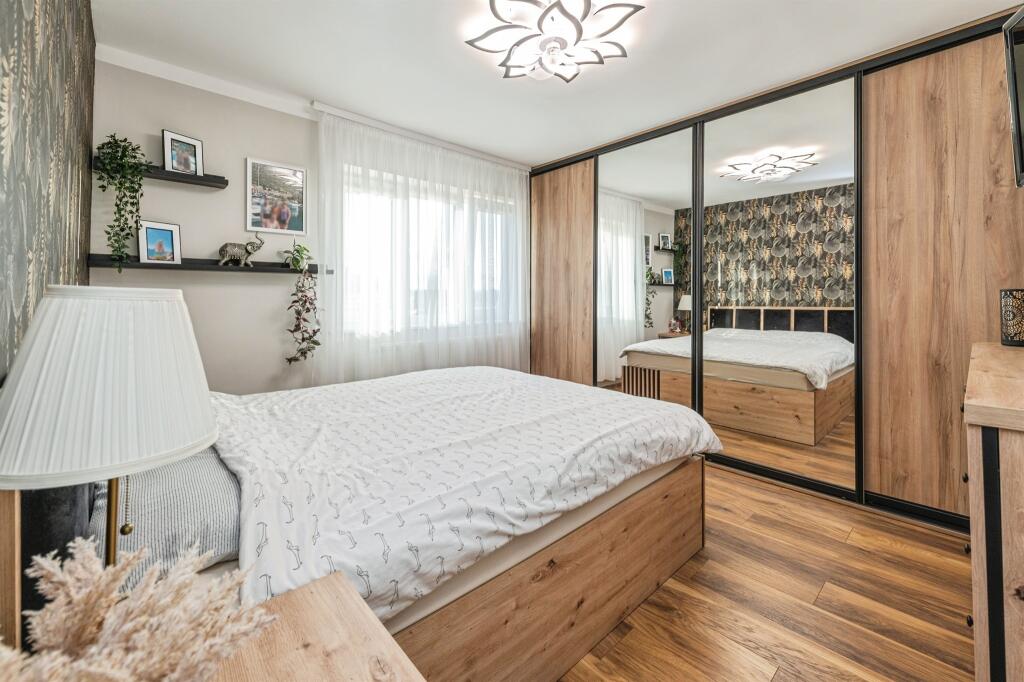 House in Kirklees, West Yorkshire - More