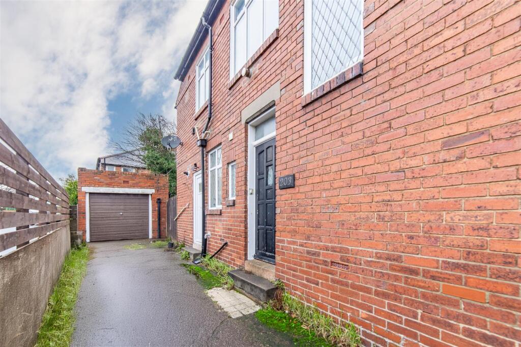 Apartment in Newcastle upon Tyne, High Heaton - More