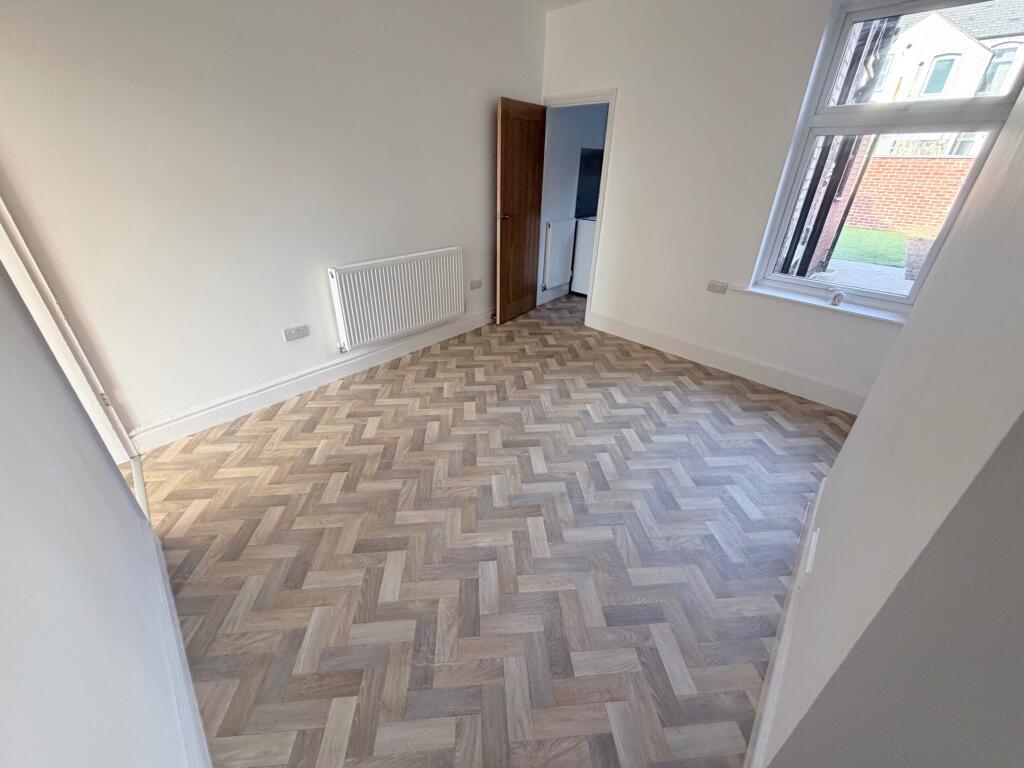House in Derby, Chaddesden - More