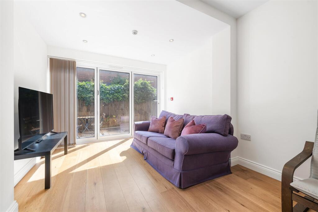 Apartment in London - More