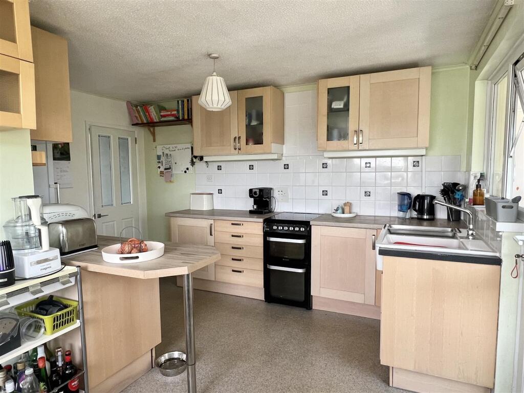 Springfield Close, Polgooth, St. Austell photo 3