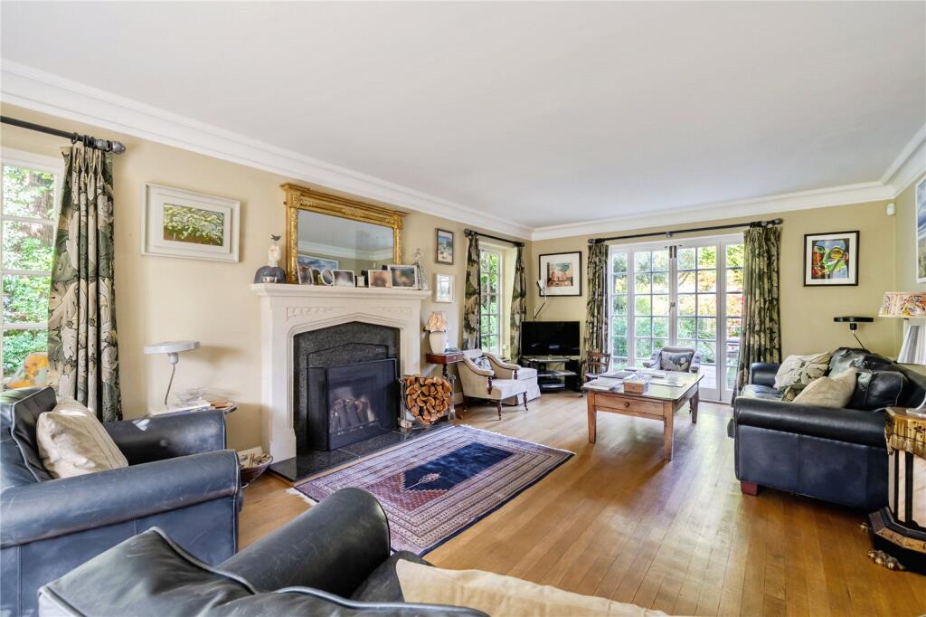 House in Woking, Surrey - View 5