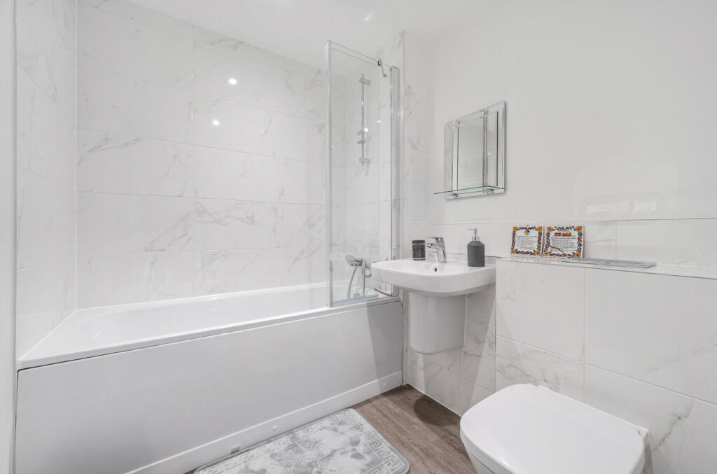Apartment in London - View 5