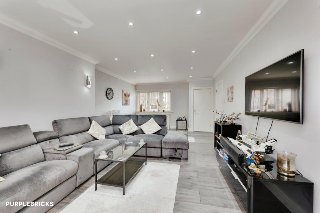 House in Glasgow, West Dunbartonshire - More