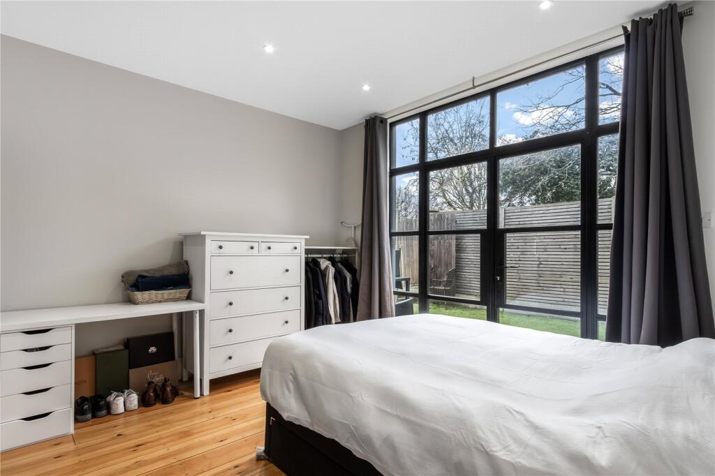 Main image of property: Colney Hatch Lane, London, N10