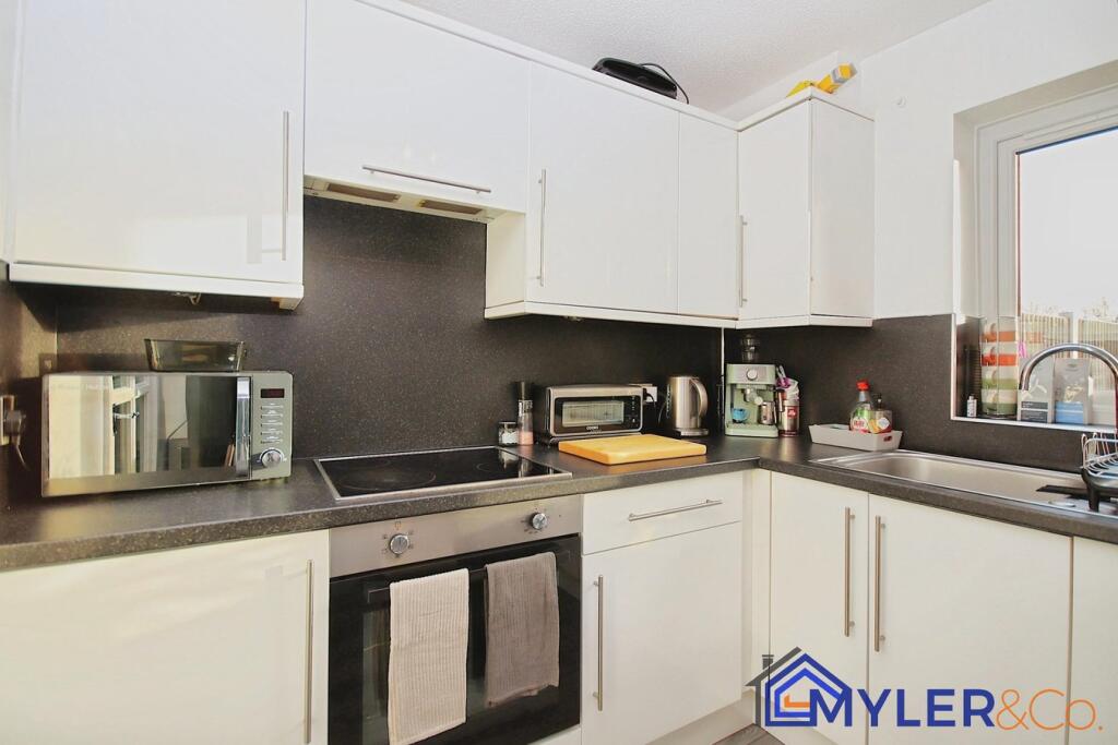 Oxton Close, Widnes, WA8 photo 4