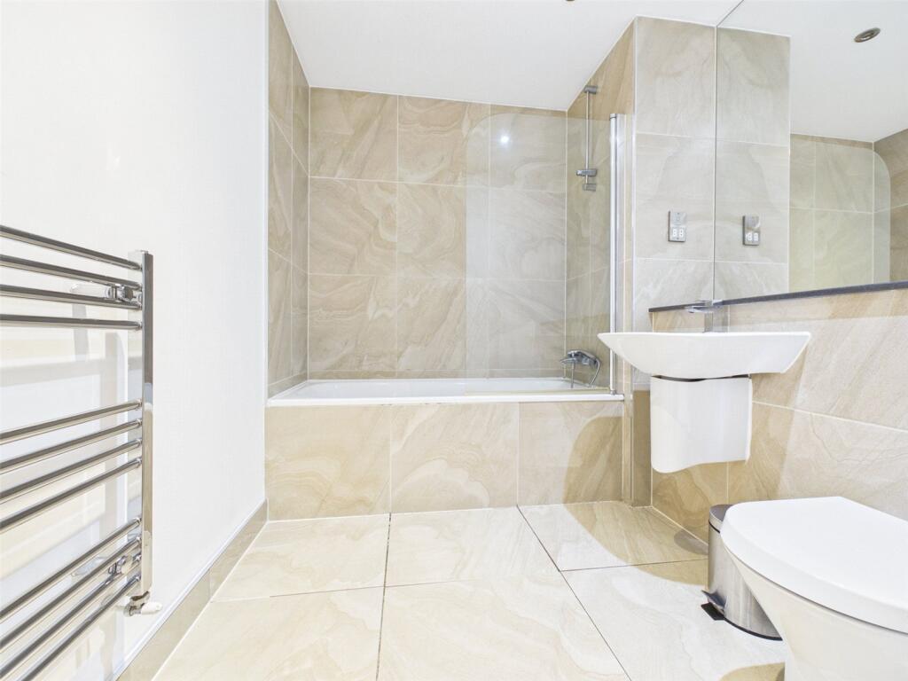 Apartment in London - More