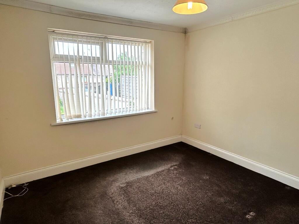 Thurley Road, Bradford, West Yorkshire, BD4 - View 5