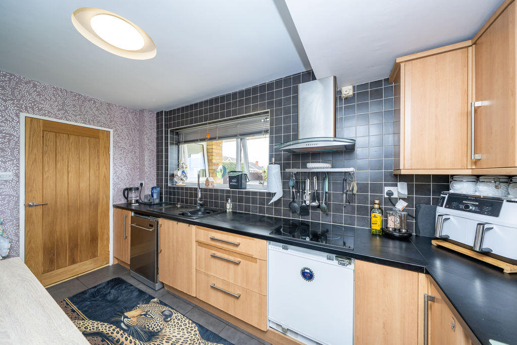 Chiltern Road, Stourbridge photo 3