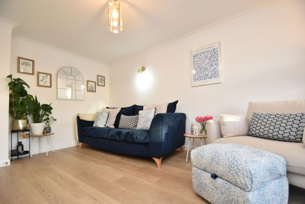 Lincoln Avenue, St. Ives, PE27 photo 3
