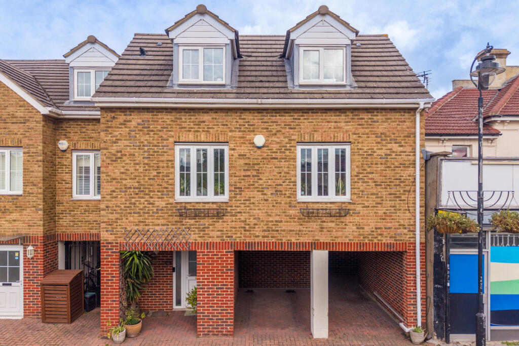 Main image of property: Chatterton Road, Bromley, BR2