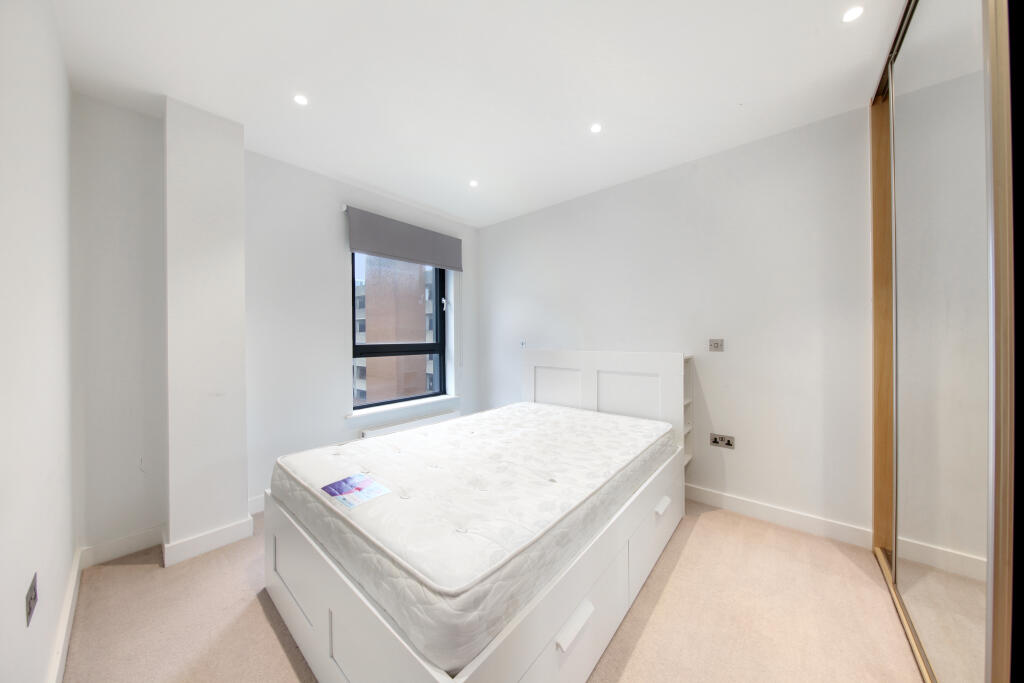 Apartment in Harrow - More
