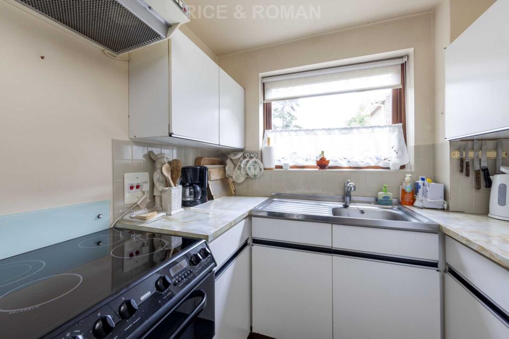 Clarefield Court, Ascot photo 3