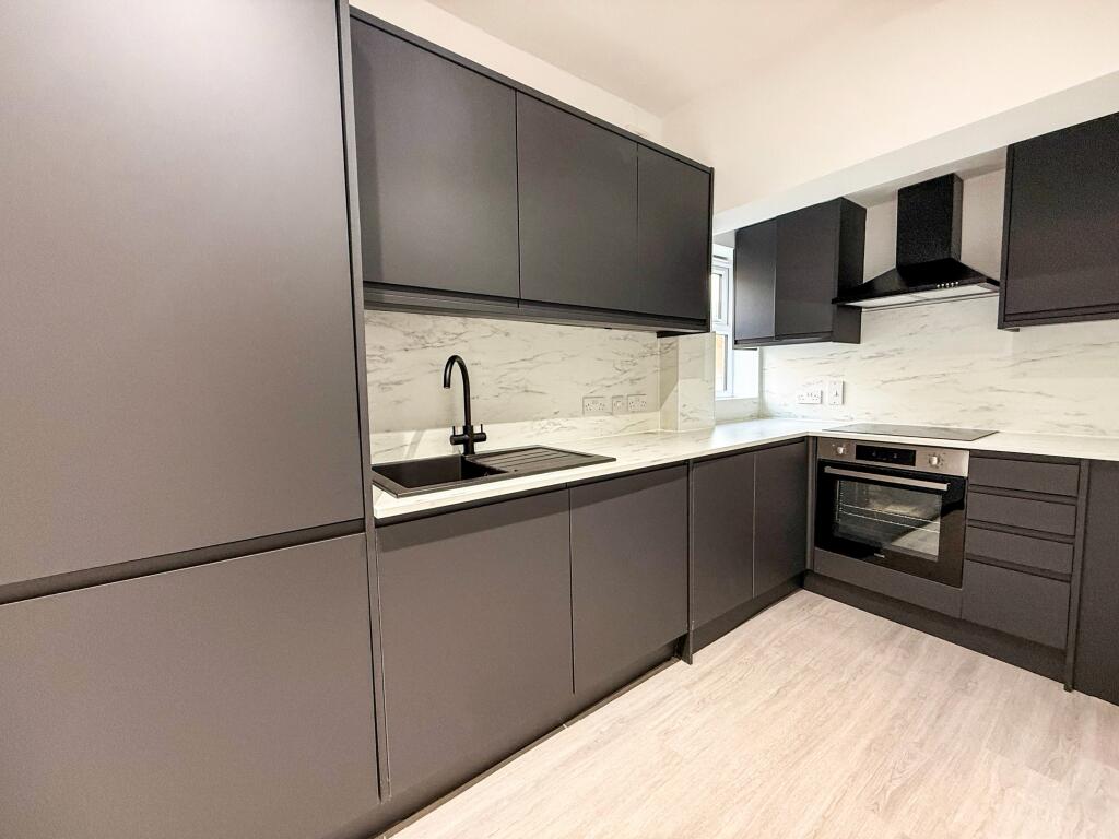 Main image of property: Meadow Road, Beeston, NG9