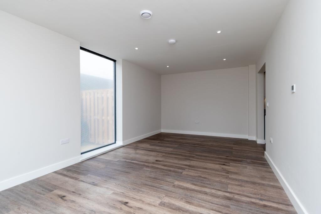 Apartment in Milton Keynes - View 5