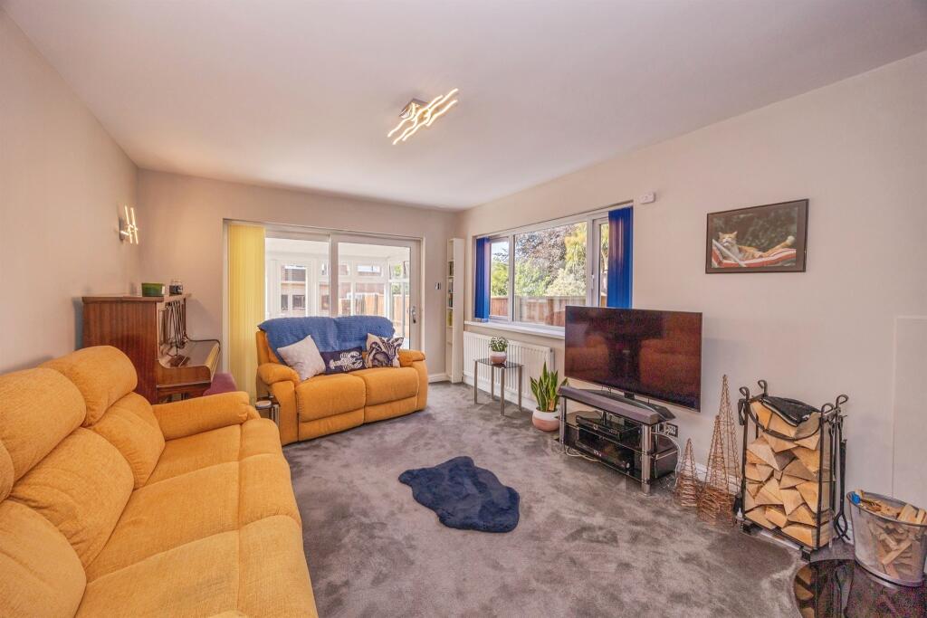 House in Havant, Hampshire - View 2