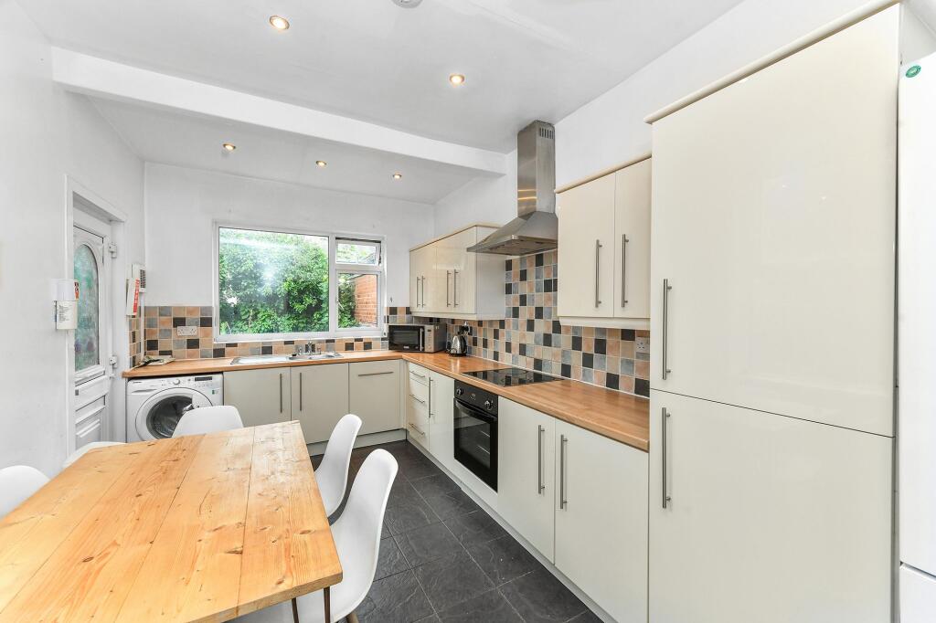 Main image of property: 174 Rolleston Drive, Nottingham, NG7