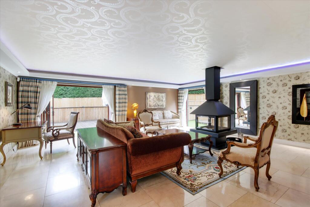House in Redhill - More
