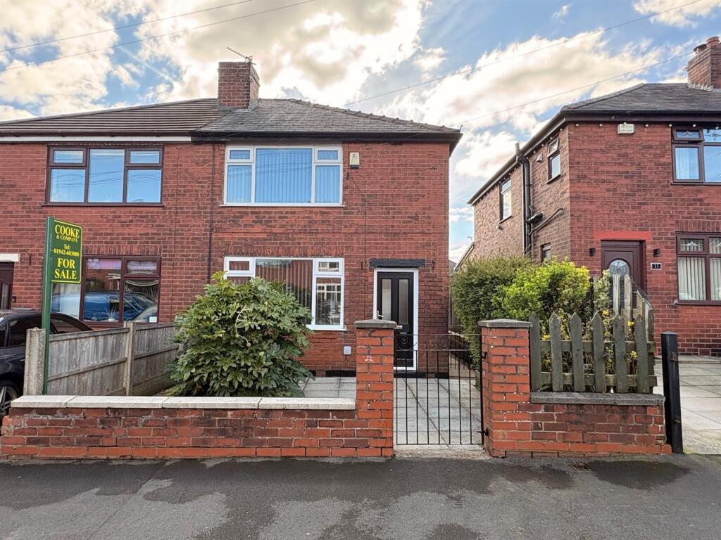 2-bed semi-detached on Laxey Crescent, Leigh, £149,950