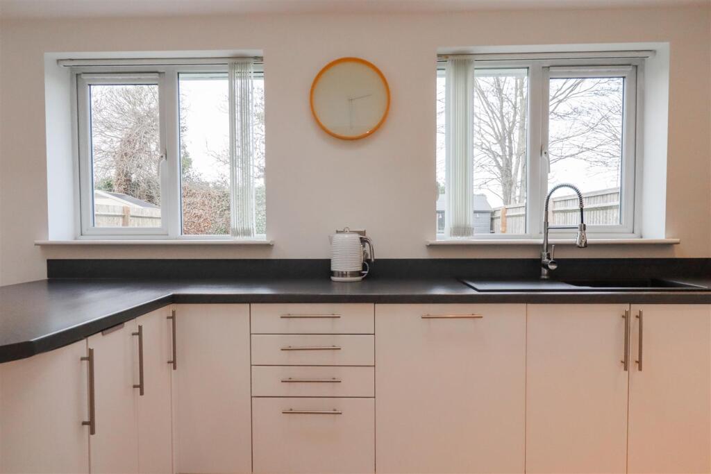 Willow Way, Begbroke, Kidlington photo 3