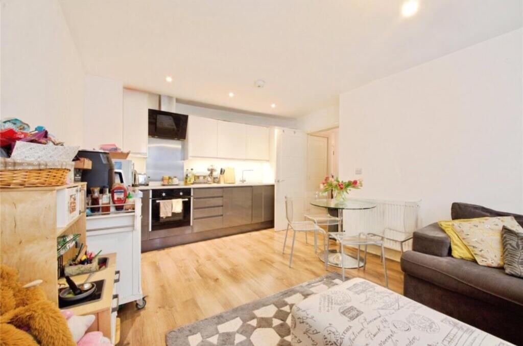 Main image of property: Mercury Gardens, Romford, London, RM1