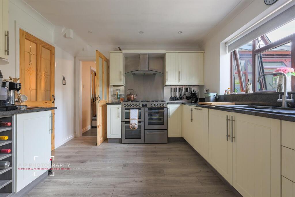 House in Stoke-on-Trent - View 4