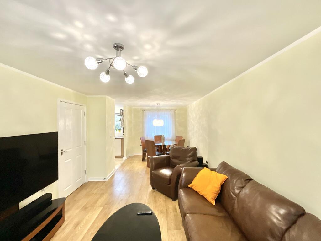 Millbank Place, Nottingham, NG6 photo 3