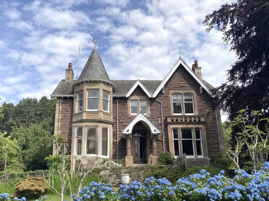 Main image of property: Upper Flat, Ivy Knoll, Ancaster Road, Crieff, PH7 4AL