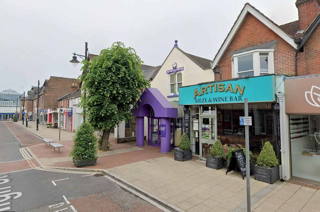 Main image of property: 25, High Street, Eastleigh, Hampshire, SO50