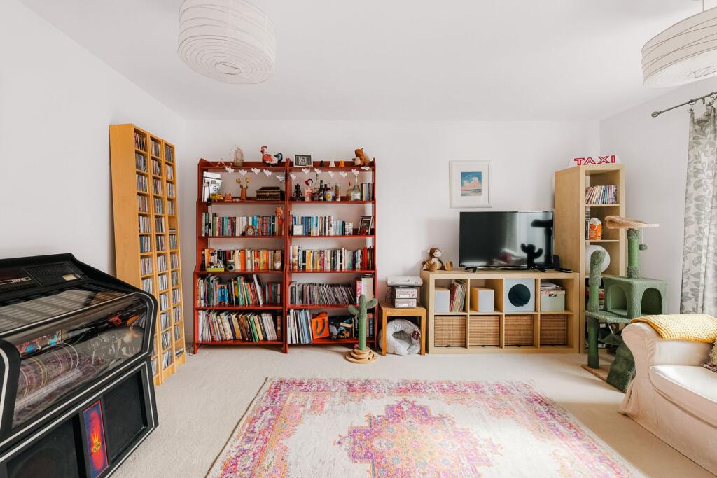Apartment in Glasgow, Scotstounhill, Scotstoun - View 4