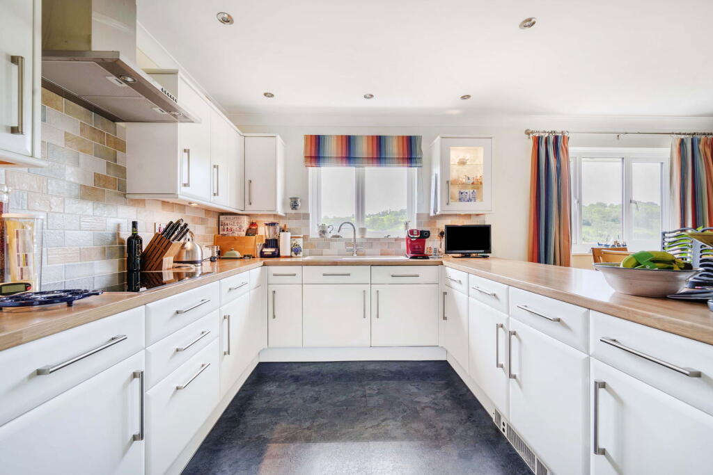 House in Launceston, Cornwall - View 4