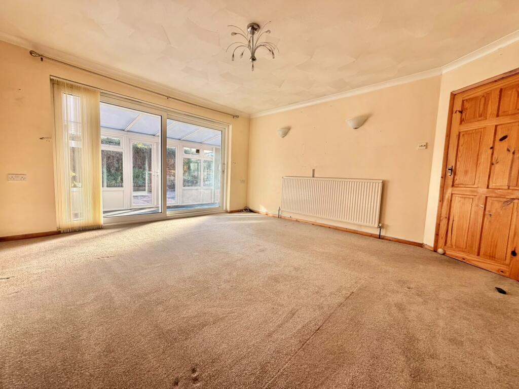 Wordsworth Drive, Eastbourne photo 3