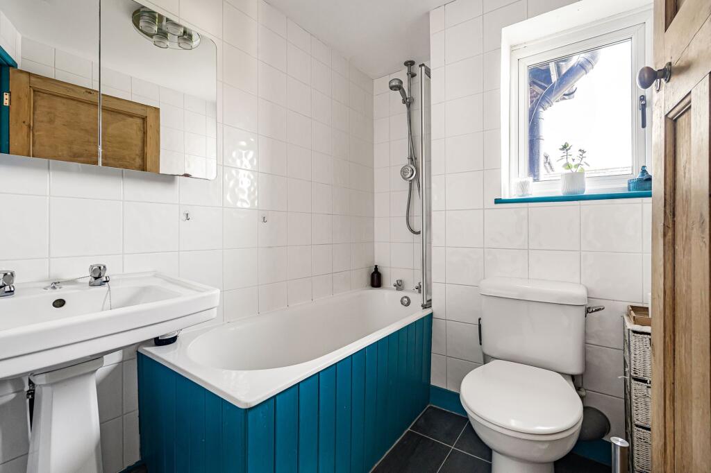 House in Tylers Green, Totteridge - View 6