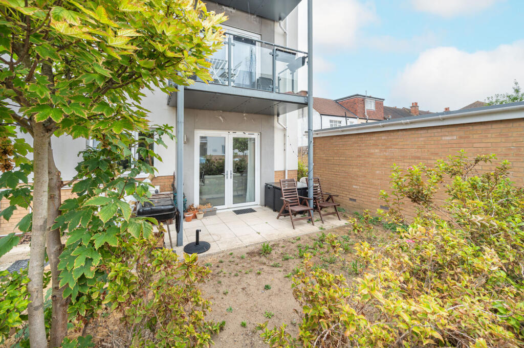 Apartment in London, Thornton Heath - More