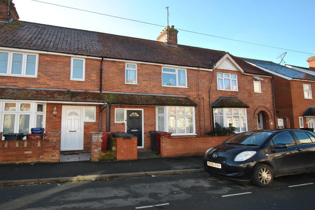 Main image of property: Ground Floor Flat 10 Winchester Road, Reading