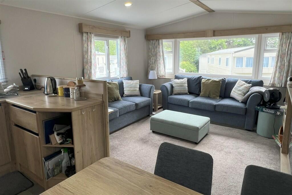 Oakdene Forest Holiday Park, St. Leonards, Ringwood photo 4