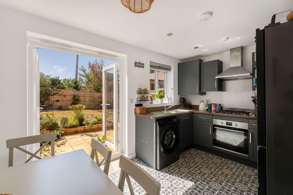 House in Cherwell, White Horse Meadows, Banbury - More