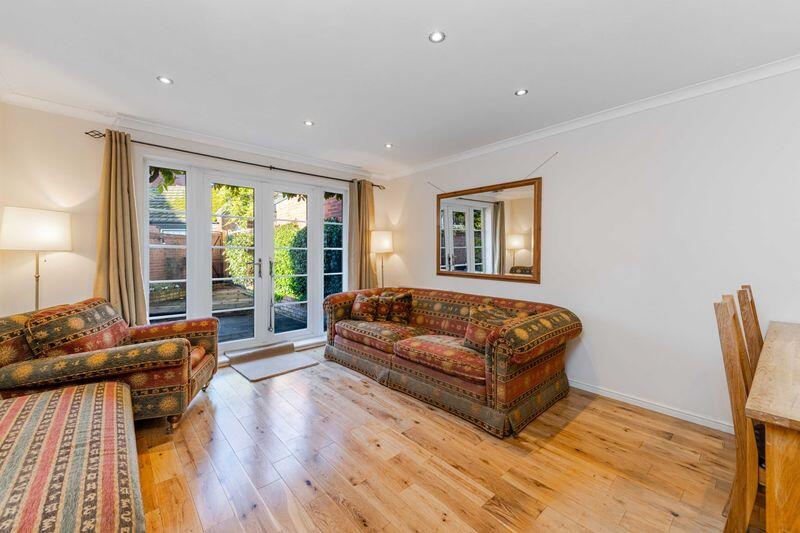 Post Lane, Twickenham TW2 photo 4