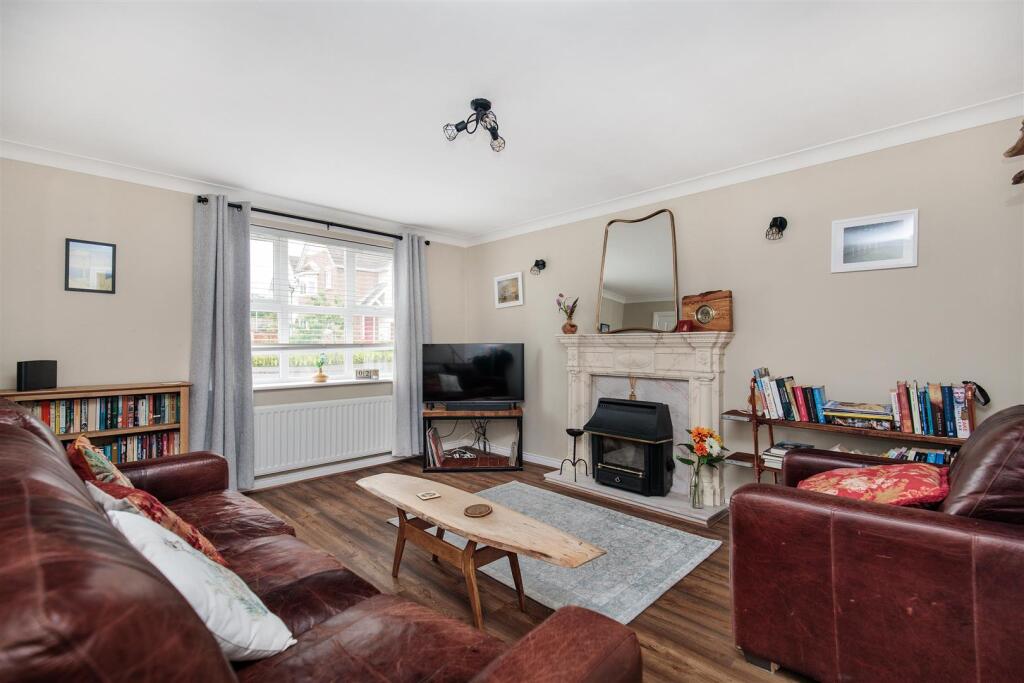 House in Pegswood, Northumberland - More