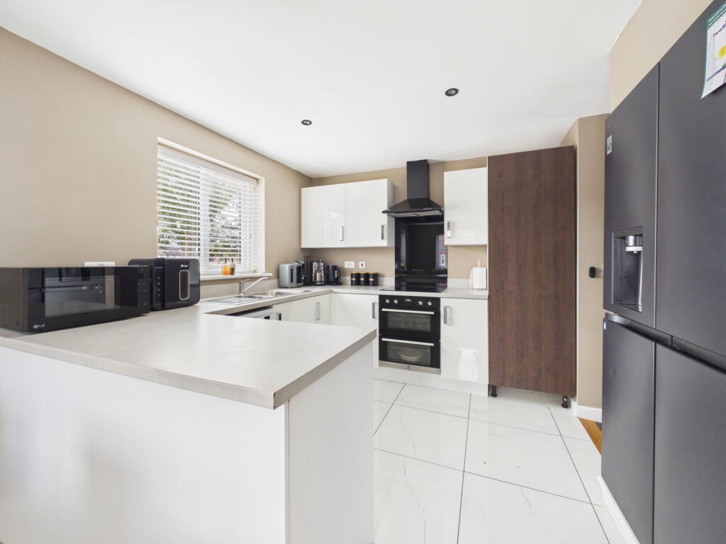 House in Gloucester - View 4