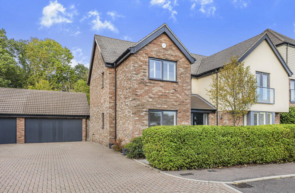 House in Epping Forest, Chigwell - View 4