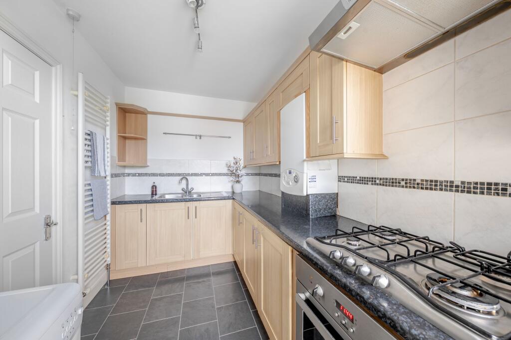 Leeds Road, Harrogate, HG2 - View 6