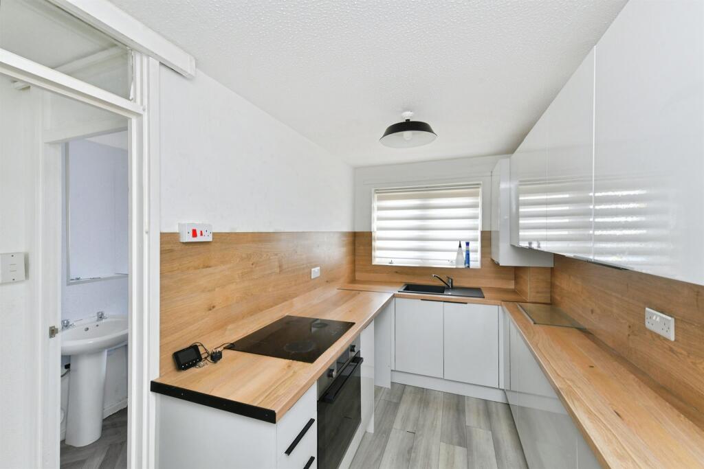 Apartment in Plymouth - View 5