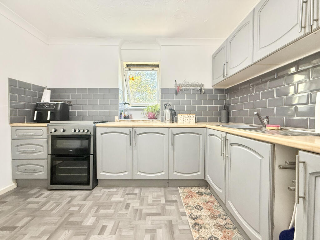 Apartment in Bournemouth - More