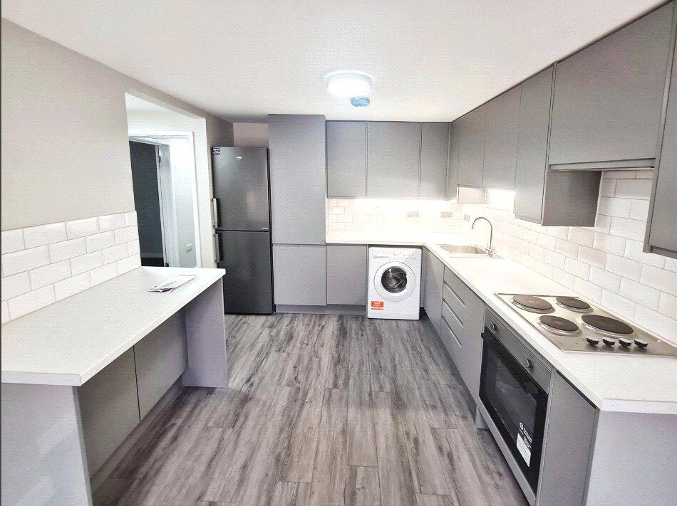 House in Southampton, Hollybrook - View 2