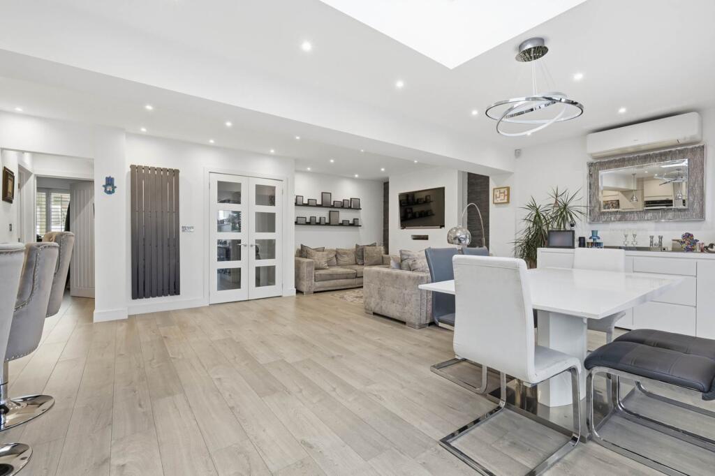 Main image of property: Lullington Garth, Borehamwood