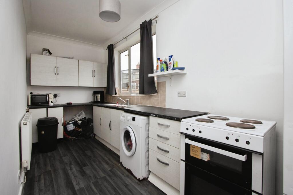 Barnsley Road, WEST YORKSHIRE, WF9 photo 3